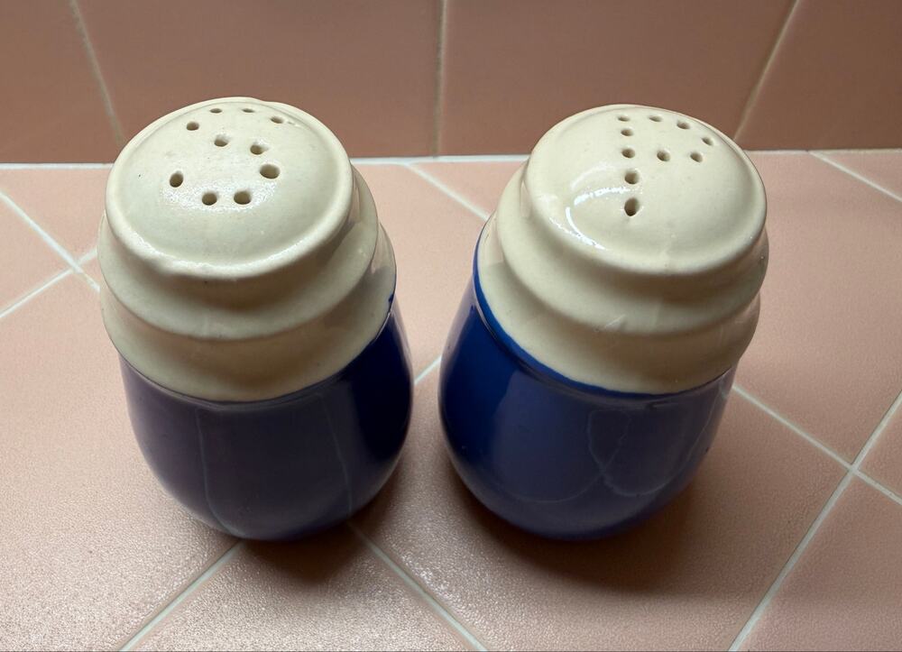 Vintage Universal Pottery Oxford Blue and Cream Ceramic Salt & Pepper Shakers